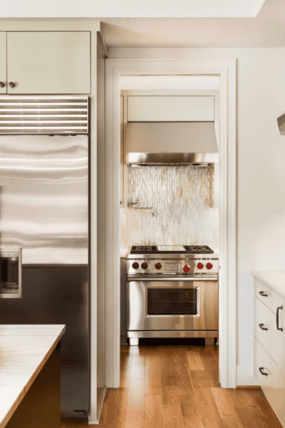 An image of a modern kitchen.